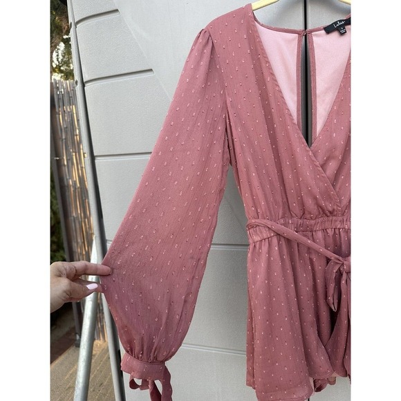 Lulu’s Closer Look Dusty Rose Mauve Swiss Dot Tie Sleeve Romper Womens Sz S NWT - Picture 12 of 16